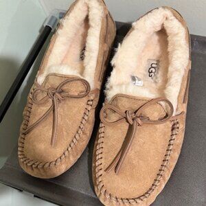 Ugg Women's Dakota Size 7, Chestnut